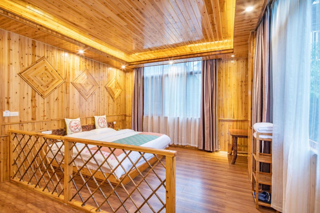 Long An Hotel Лунгшен Екстер'єр фото